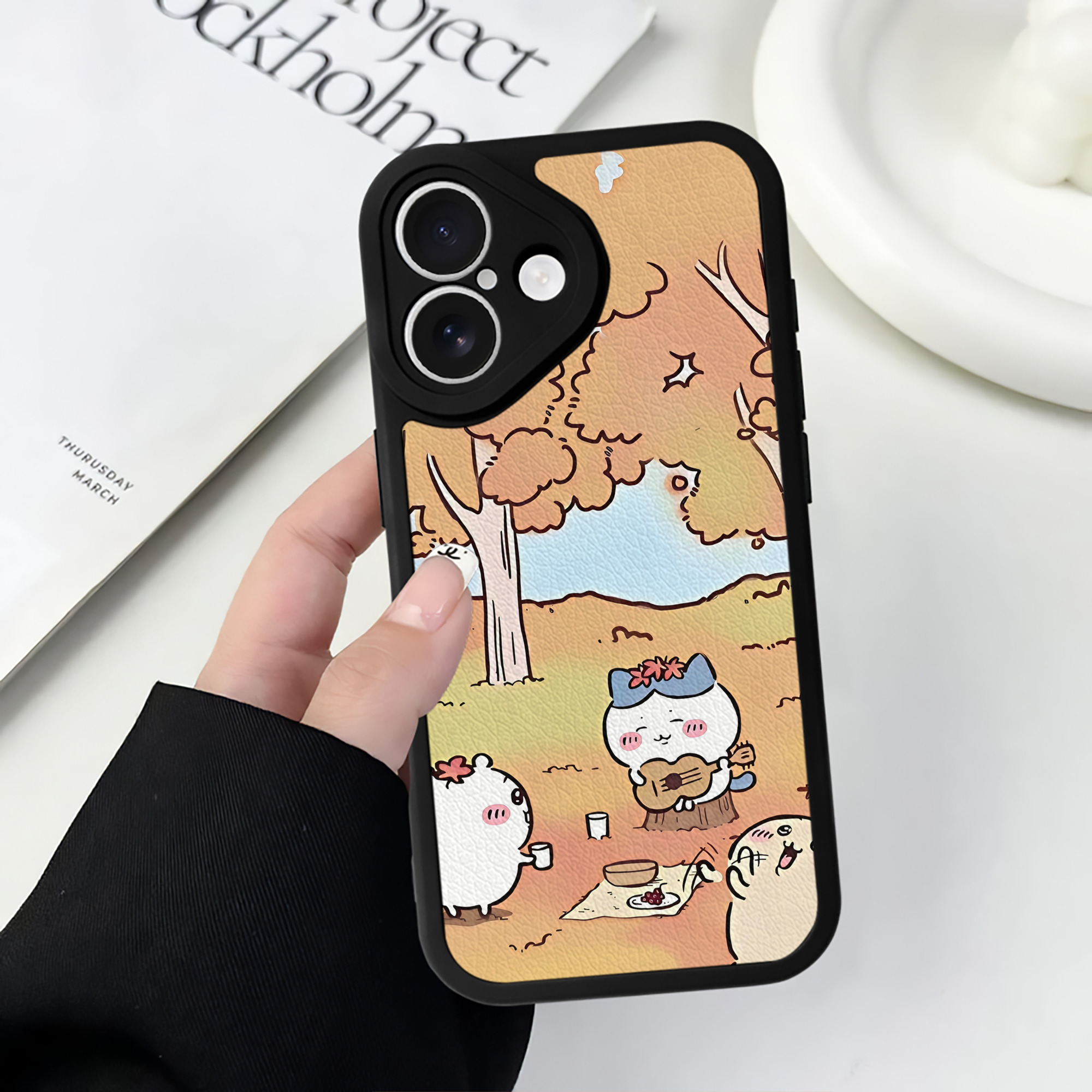 （画像用） ちいかわ Chii-kawa 【iPhone 16シリーズ対応】シリコンスマホケース（レザー調） 材質：シリコン